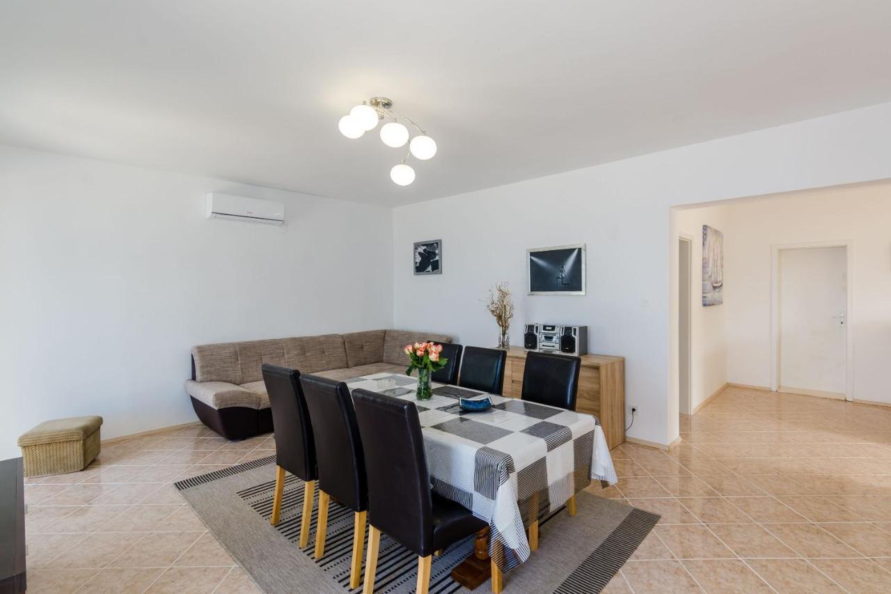 מליני Villa Leonardo מראה חיצוני תמונה